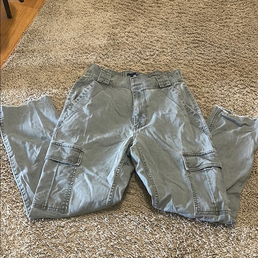 Hollister Green Cargo Pants- size small